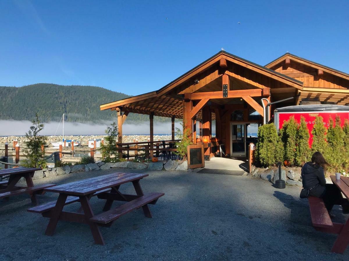 Port Renfrew Vacation Rentals Exteriör bild